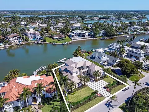 View/Area - 3163 Gin Ln, Naples, FL 34102 photo 3 of 3
