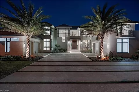 3163 Gin Ln, Naples, FL 34102