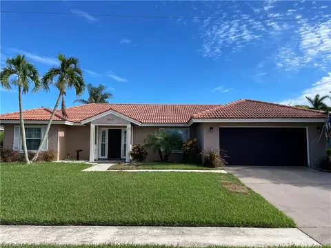 1541 Honeysuckle Ave, Marco Island, FL 34145