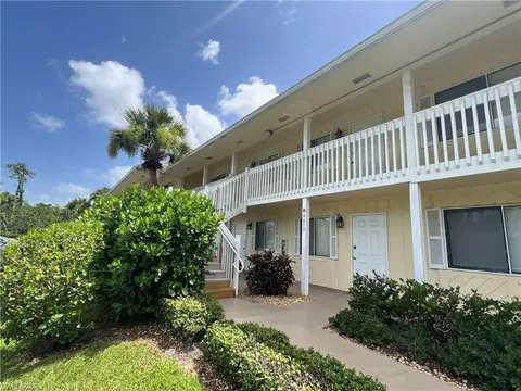 4613 Bayshore Dr #B7, Naples, FL 34112
