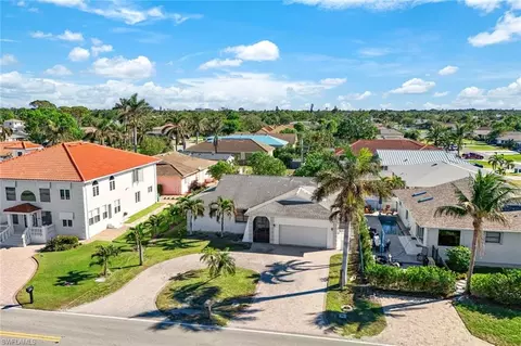 9940 Vanderbilt Dr, Naples, FL 34108 photo 12