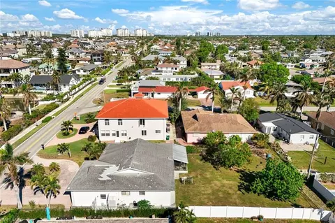 9940 Vanderbilt Dr, Naples, FL 34108 photo 10
