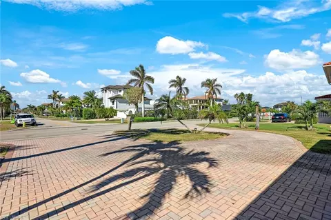 9940 Vanderbilt Dr, Naples, FL 34108 photo 13