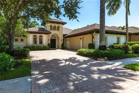 8886 Shenendoah Cir, Naples, FL 34113
