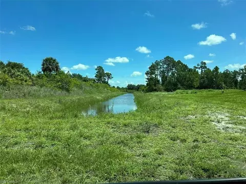 528 Brue Ave S, Lehigh Acres, FL 33974