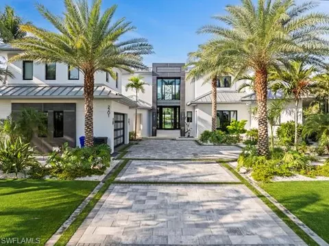 2201 Shad Ct, Naples, FL 34102
