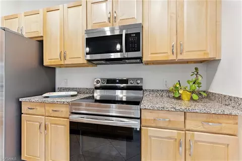 Kitchen - 176 Venus Cay, Naples, FL 34114 photo 6 of 6