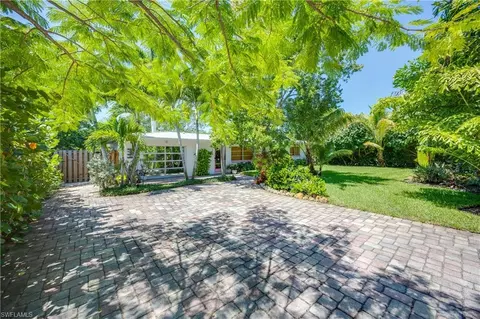 1304 Milano Dr, Naples, FL 34103