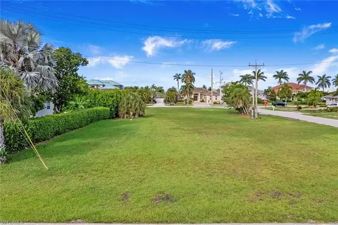 276 Tahiti Rd, Marco Island, FL 34145
