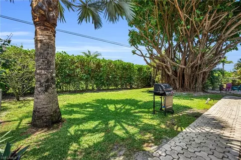 130 Mentor Dr, Naples, FL 34110 photo 38
