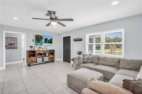 130 Mentor Dr, Naples, FL 34110 photo 8