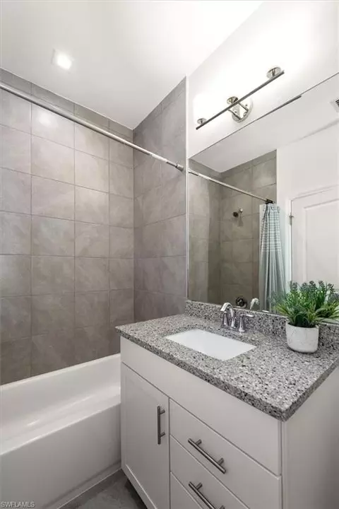 Bath - 7546 Rockefeller Dr, Naples, FL 34119 photo 3 of 3