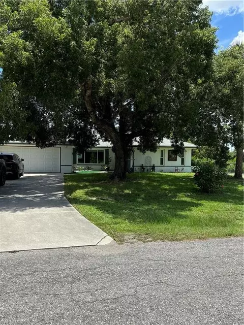 1108 Robert Ave, Lehigh Acres, FL 33936