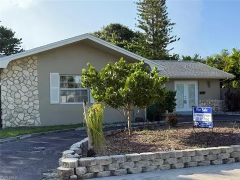 3530 Santiago Way, Naples, FL 34105