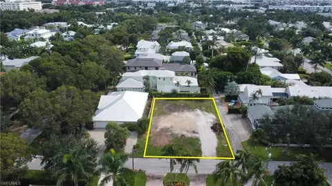 76 4th St N, Naples, FL 34102 photo 2