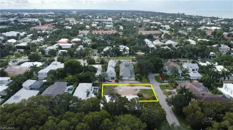 76 4th St N, Naples, FL 34102 photo 4