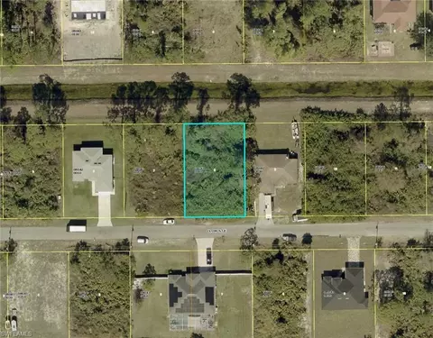 859 Clow St E, Lehigh Acres, FL 33974 photo 2