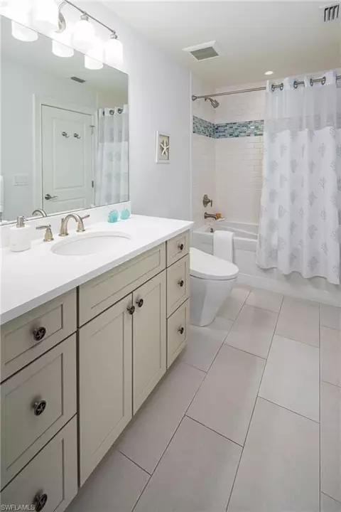 Bath - 675 Yucca Rd, Naples, FL 34102 photo 3 of 4