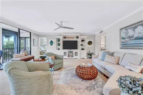 2400 Gulf Shore Blvd N #203, Naples, FL 34103