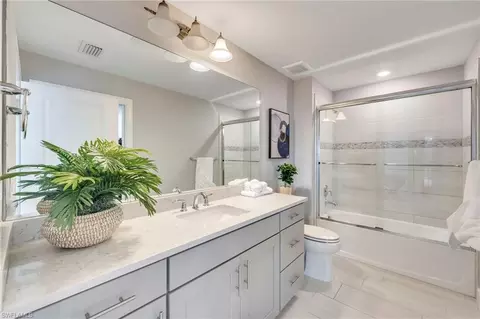 Bath - 17920 Pratt Ct, Estero, FL 33928 photo 3 of 3