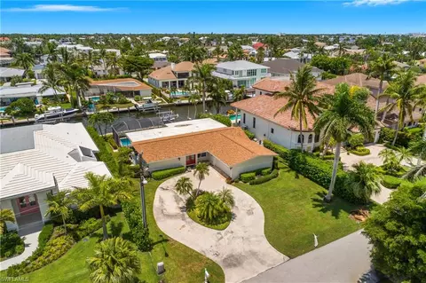 View/Area - 2340 Snook Dr, Naples, FL 34102 photo 1 of 5