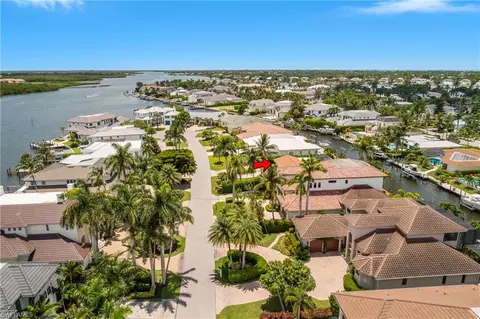 View/Area - 2340 Snook Dr, Naples, FL 34102 photo 3 of 5