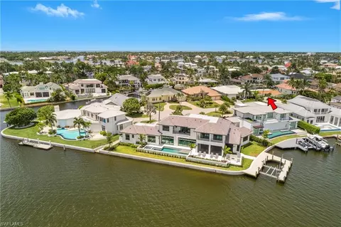 View/Area - 2340 Snook Dr, Naples, FL 34102 photo 4 of 5