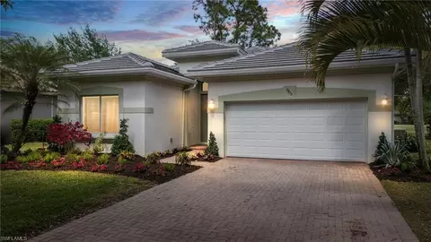 1905 Par Dr, Naples, FL 34120