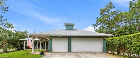 6060 Painted Leaf Ln, Naples, FL 34116