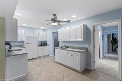 Kitchen - 6060 Painted Leaf Ln, Naples, FL 34116 photo 5 of 8