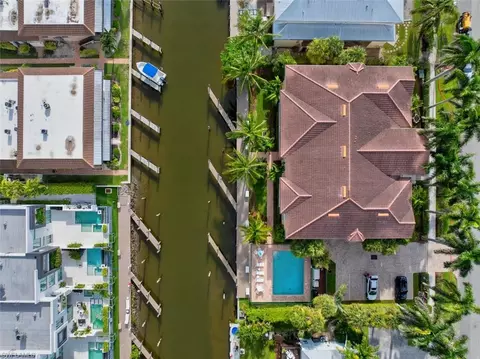 1540 Blue Point Ave #201, Naples, FL 34102
