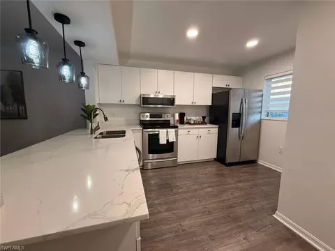 146 Cypress Way E #805, Naples, FL 34110