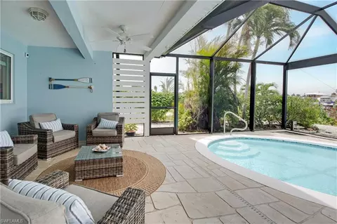 Exterior - 19 Pelican St E, Naples, FL 34113 photo 3 of 14