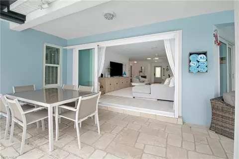 Exterior - 19 Pelican St E, Naples, FL 34113 photo 5 of 14
