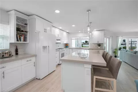 Kitchen - 19 Pelican St E, Naples, FL 34113 photo 5 of 5