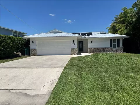 Exterior - 19 Pelican St E, Naples, FL 34113 photo 1 of 14