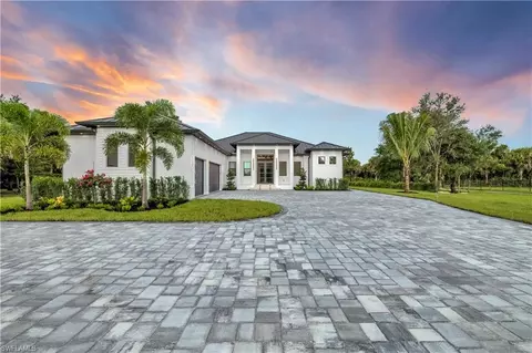966 15th St SW, Naples, FL 34117
