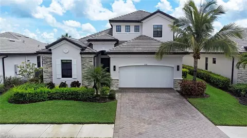 1858 Mustique St, Naples, FL 34120