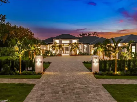 208 Hickory Rd, Naples, FL 34108