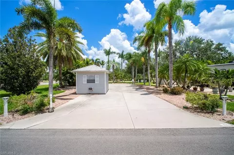 5990 Maplewood Ct, Fort Myers, FL 33905