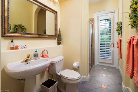 Bath - 1182 Dimock Ln, Naples, FL 34110 photo 4 of 5