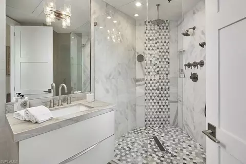 Bath - 231 Colonade Cir, Naples, FL 34103 photo 2 of 3