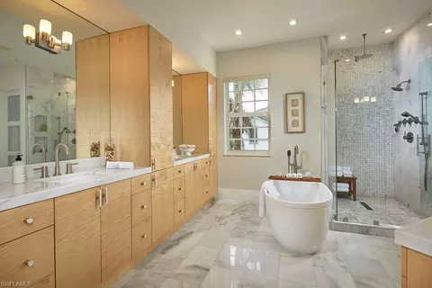 Bath - 231 Colonade Cir, Naples, FL 34103 photo 1 of 3