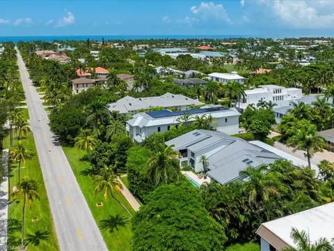 View/Area - 741 10th Ave S #E, Naples, FL 34102 photo 4 of 7