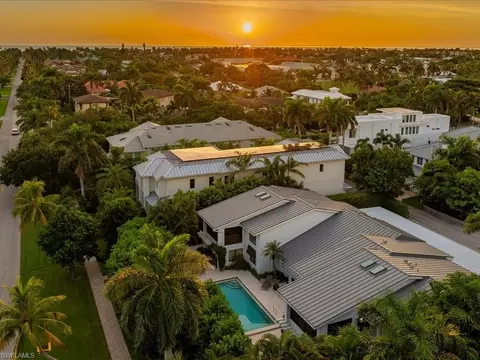 View/Area - 741 10th Ave S #E, Naples, FL 34102 photo 5 of 7