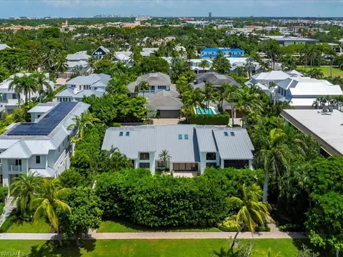 View/Area - 741 10th Ave S #E, Naples, FL 34102 photo 3 of 7