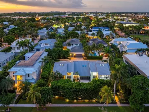 View/Area - 741 10th Ave S #E, Naples, FL 34102 photo 1 of 7