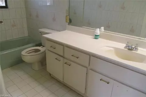 Bath - 5395 Carolina Ave, Naples, FL 34113 photo 1 of 3