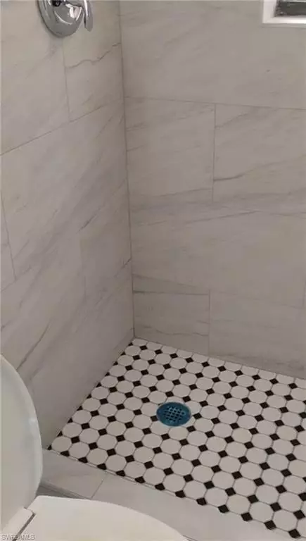 Bath - 5395 Carolina Ave, Naples, FL 34113 photo 2 of 3