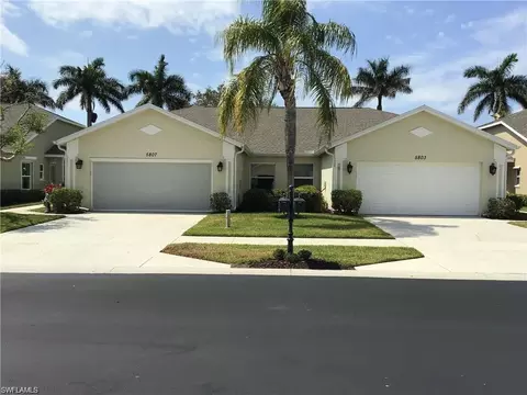 5803 Greenwood Cir #125, Naples, FL 34112